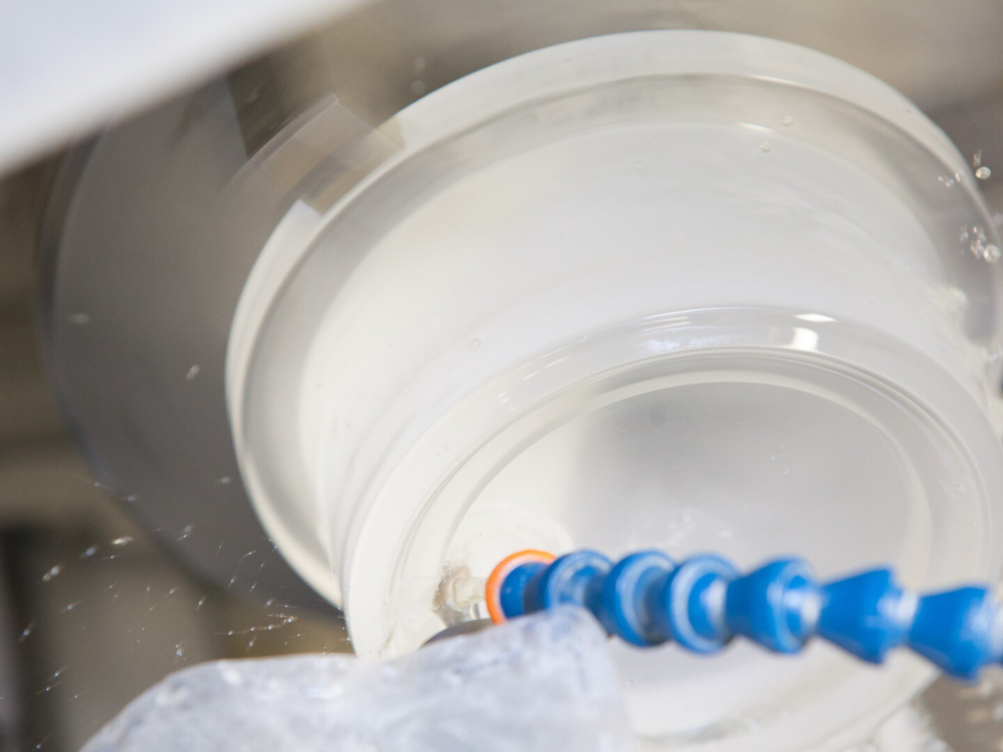 Mechanische Bearbeitung bei Quarzglas Heinrich